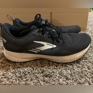 Brooks Women’s Revel 5 Running Shoes size 9.5